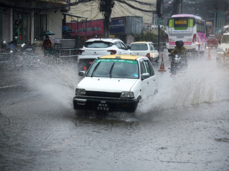 काठमाडौंमा बिहानैदेखि वर्षा